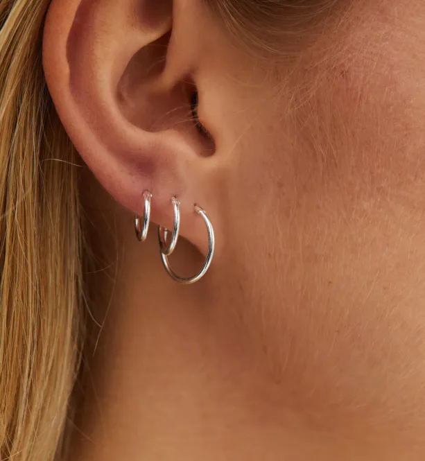 Bilde av Anna + Nina Single Plain Ring øredobb XS - sølv