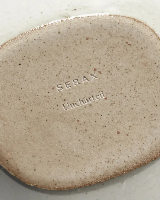 Serax off-white Out of lines underfat til kaffekopp