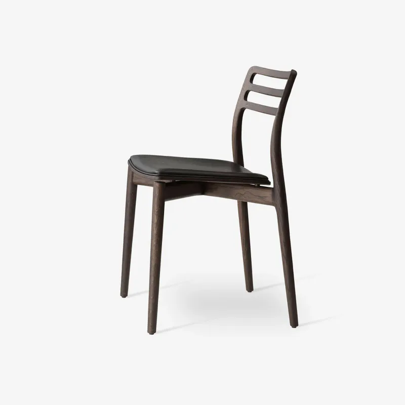 Vipp481 Cabin chair spisestol - Eik/skinn - flere varianter